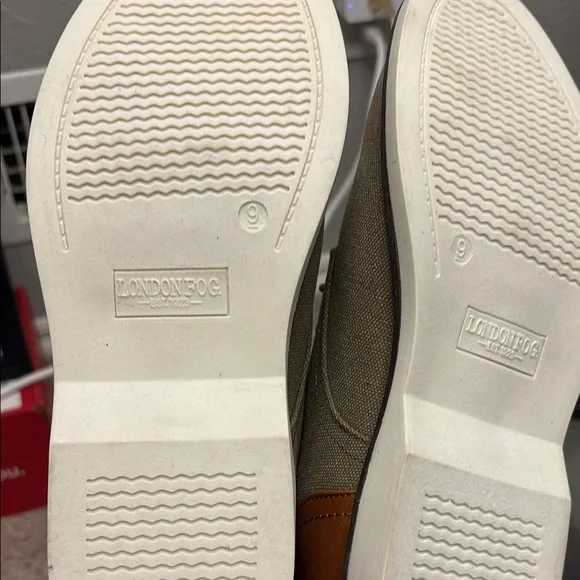 London Fog Men's Olive and Brown Chukka Boots - Picture 5 of 7